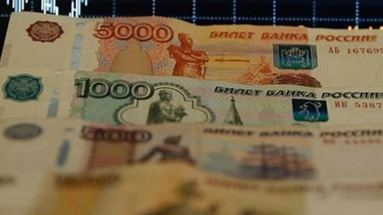 Rus Rublesi'ne SWIFT Hareketi